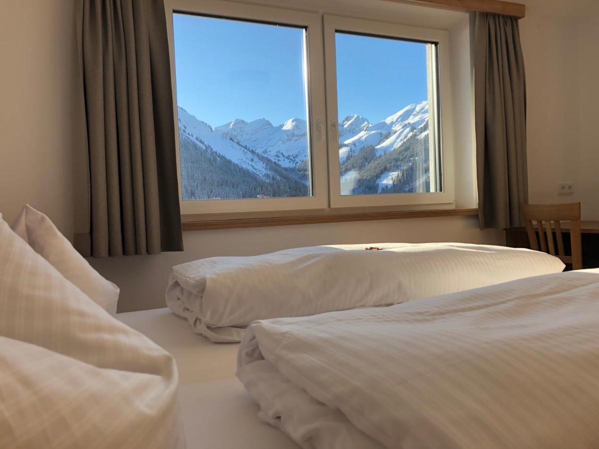 Gasthof Bergblick Berwang Bagian luar foto