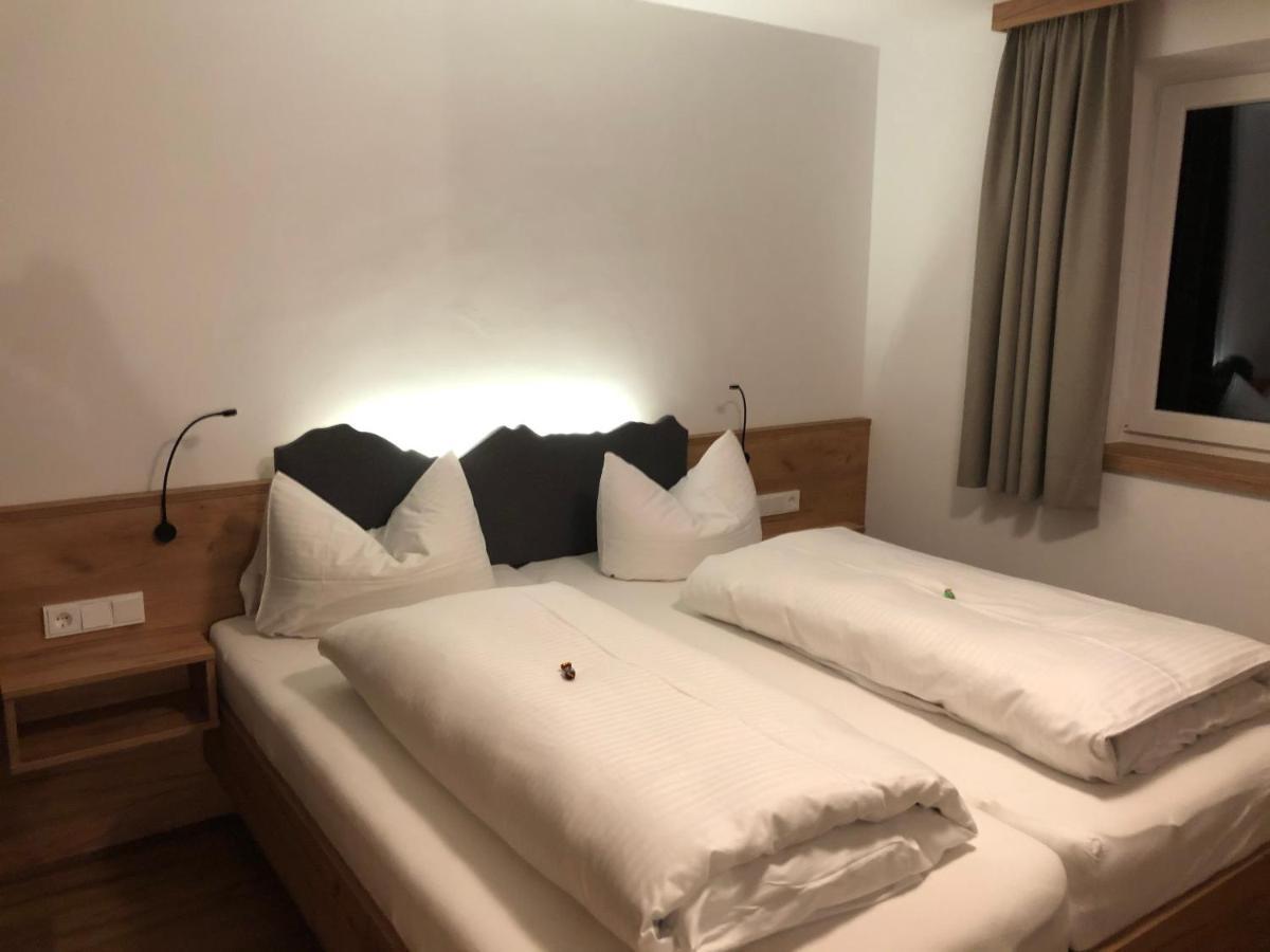 Gasthof Bergblick Berwang Bagian luar foto