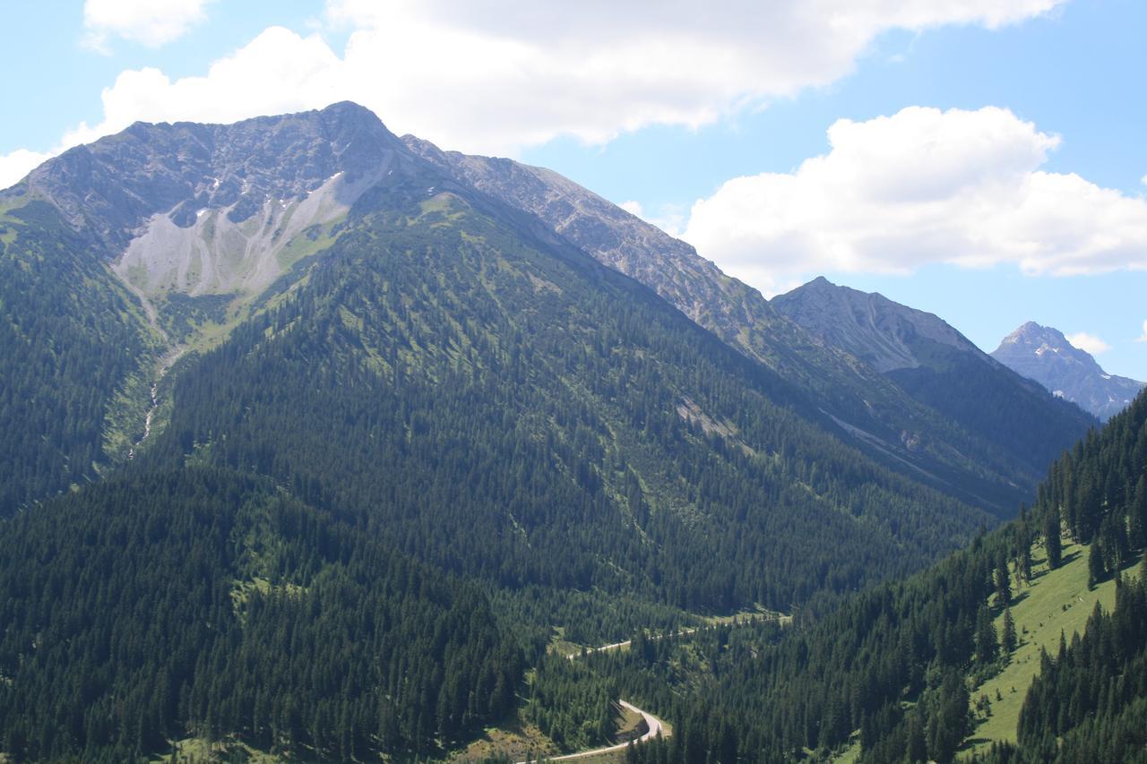 Gasthof Bergblick Berwang Bagian luar foto