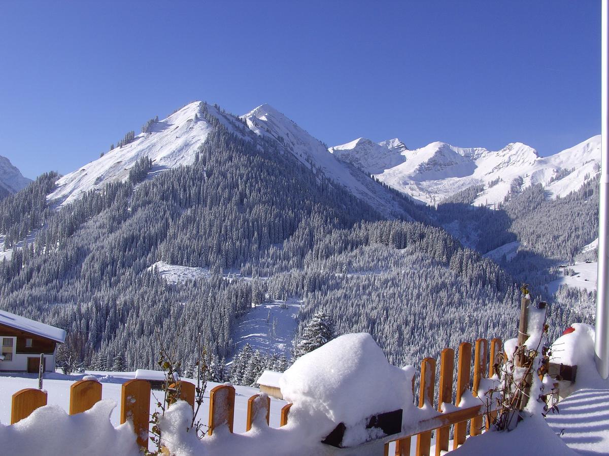 Gasthof Bergblick Berwang Bagian luar foto