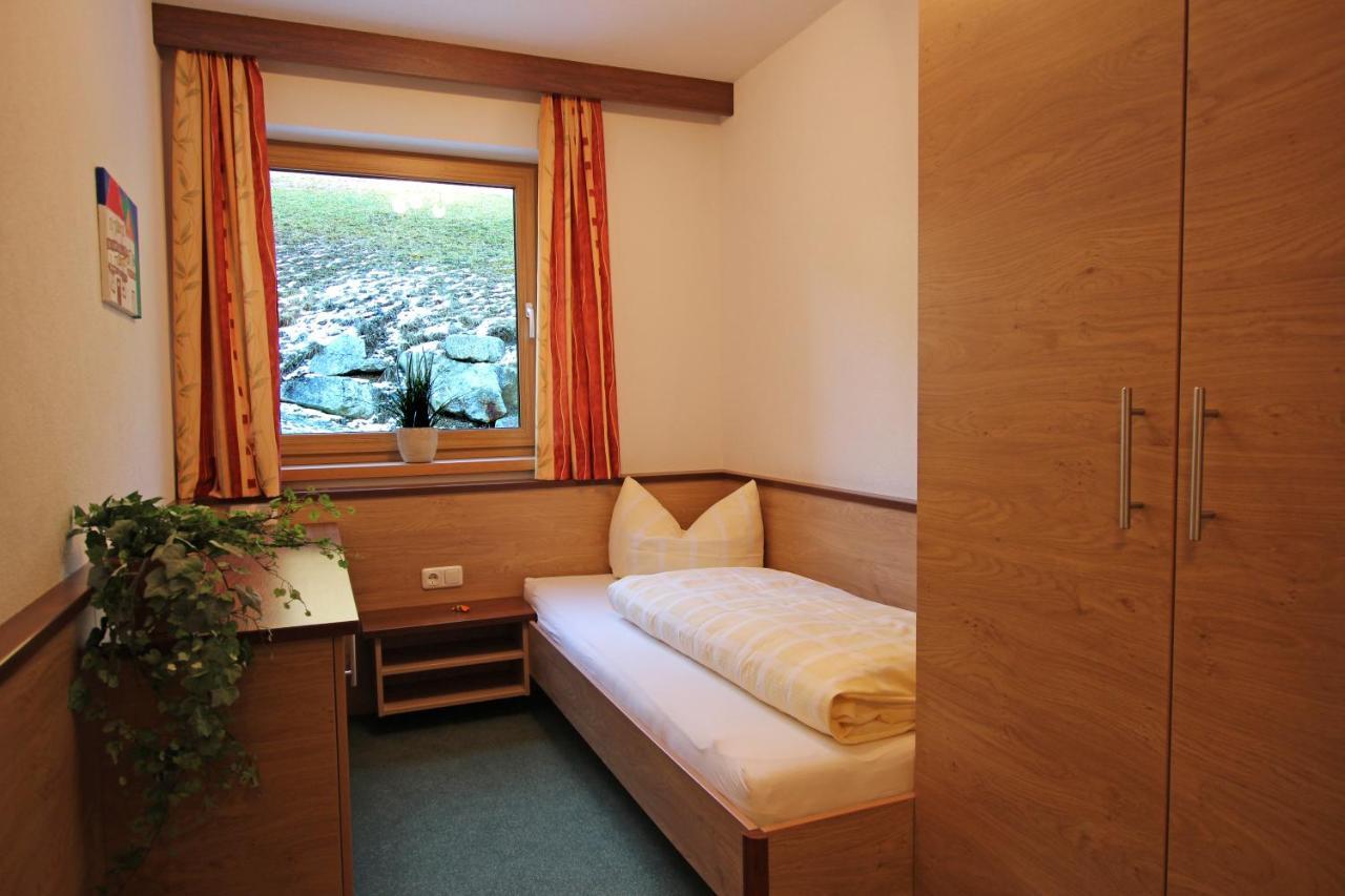 Gasthof Bergblick Berwang Bagian luar foto